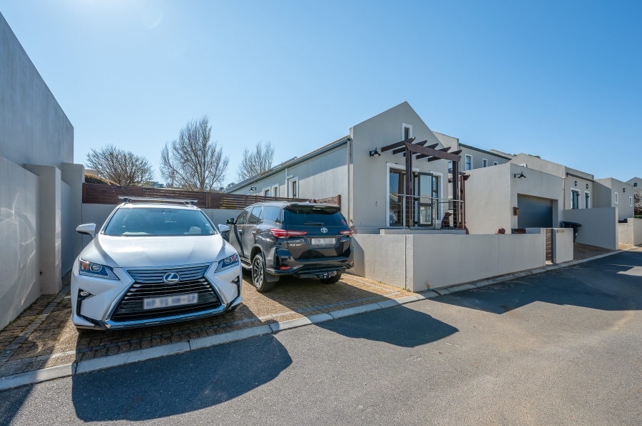 3 Bedroom Property for Sale in Kelderhof Country Village Western Cape
